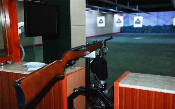 南京悦食城射击馆射击体验