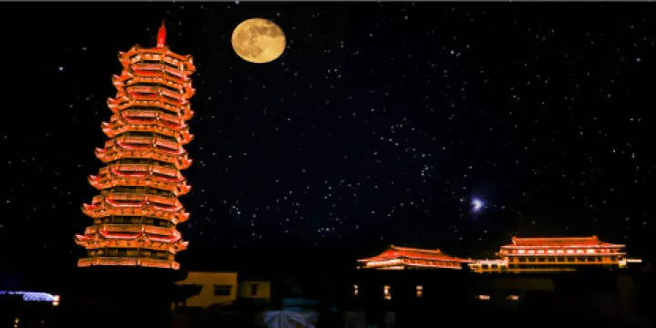 鳩茲夜遊演藝小鎮