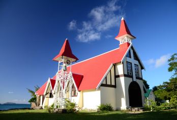 毛里求斯红顶教堂+皇家植物园+路易港一日游【北部精选】【浪漫红顶教堂+首都路易港+大湾super u超市购买特产！】