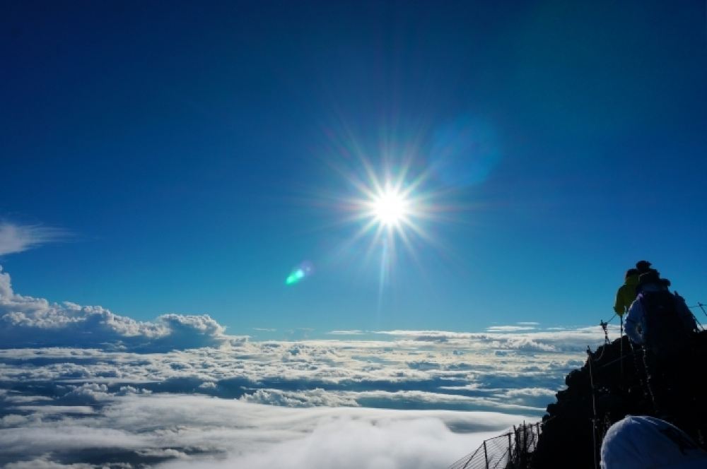 富士山五合目二日游 19全新富士山登山欣赏日出温泉泡汤专业登山向导陪同 入住山中小屋 二天一夜 线路推荐 携程玩乐