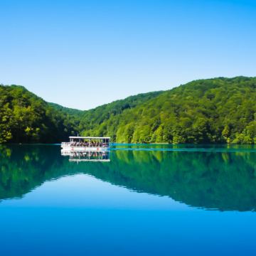 克罗地亚一日游：萨格勒布至斯普利特途经普利特维采湖国家公园