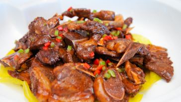 济南索菲特银座大饭店银顶旋转西餐厅自助餐\/