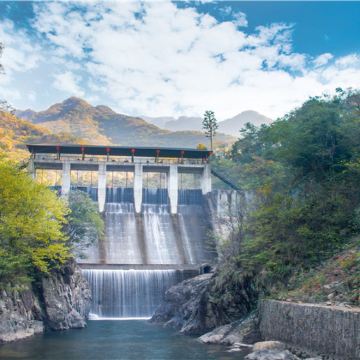 河南信阳金刚台(西河)生态旅游区+金刚台里罗城景区+黄柏山+商城县革命纪念馆4日3晚跟团游