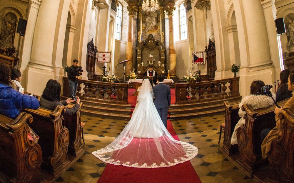 海外婚礼: 布拉格教堂婚礼 旅拍,欧洲一线团队提供服务,送录影和外景
