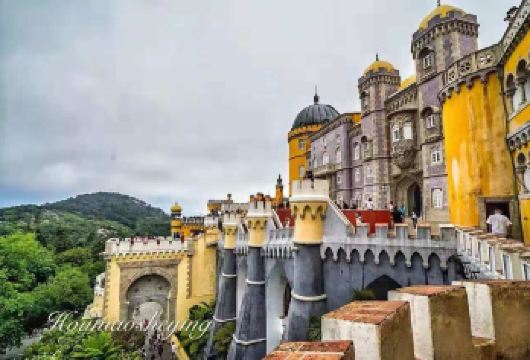 葡萄牙佩纳宫+摩尔人城堡+辛特拉王宫+罗卡角中文包车一日游【辛特拉，是一座被联合国教科文组织列为世界遗产的古城。】