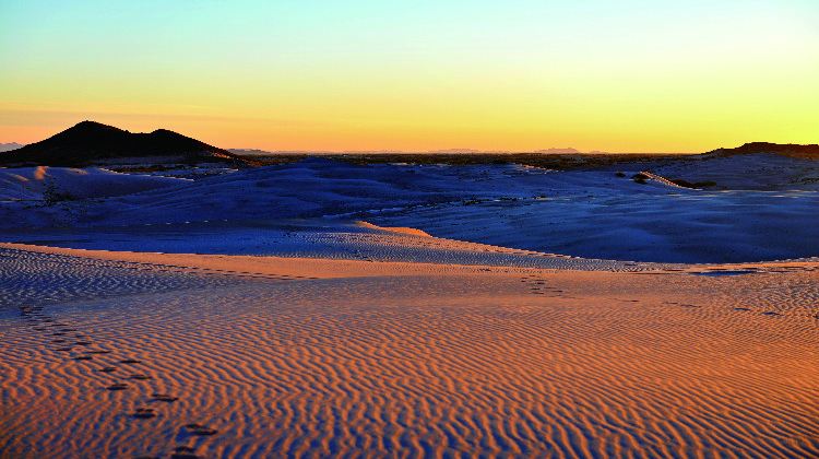 5-day 4-night · Private Tour · China + Inner Mongolia + Chifeng + Wulanbutong Steppe Tourist Area + Dali Lake + Yulong Sand Lake