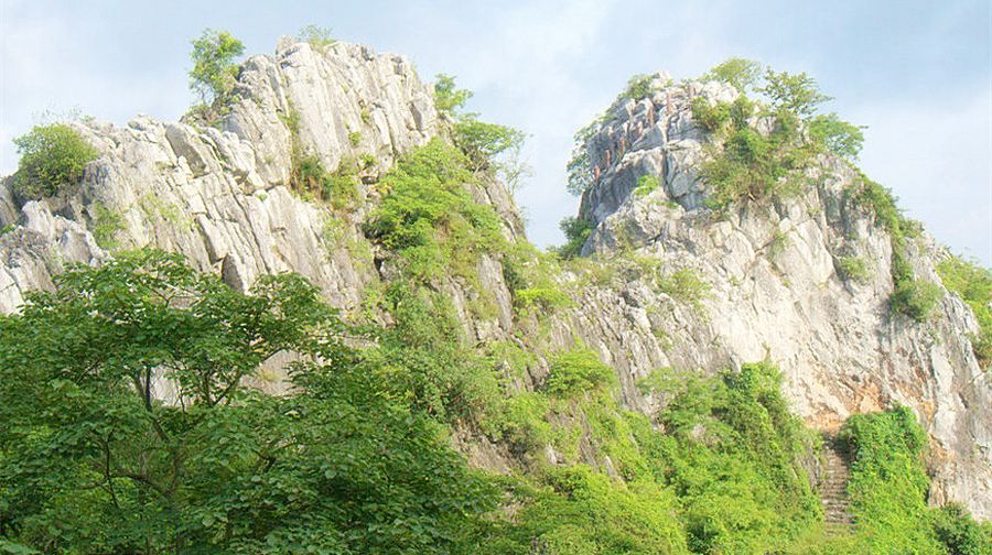 六峰山