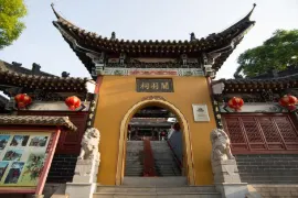 2-Day Jingzhou Tour: Explore Guan Yu Temple, Ancient City and King Chu's Mausoleum
