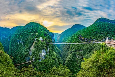 蝶舞清江·地心谷景区