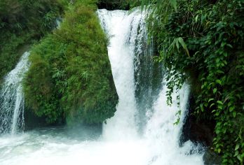崇左通灵大峡谷+古龙山大峡谷一日游【8人小团/私家团可选】【[用心服务]服务德天专线二十余载，绝无购物店，行程公开、透明、清晰，绝无套路！绝无任何强制性消费！】