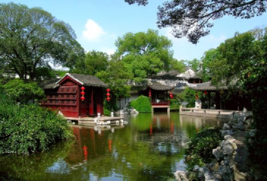 苏州周庄+同里古镇一日游【纯玩团 含游船 双5A级景区 】【自主运营，严选专职导游，一天时间畅游双水乡古镇，节约您宝贵时间。】