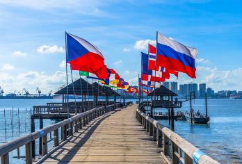 特呈岛温泉度假村+湖光岩一日游【上门接送&纯玩&精品小团】【家庭、亲子、朋友、闺蜜、情侣】