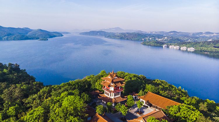 中国旅游日丨泾河新城乐华城·88℃温泉乐园热辣回归光着脚丫去冲浪九游体育- 九游体育官方网站- 九游娱乐APP下载- 助力世界杯