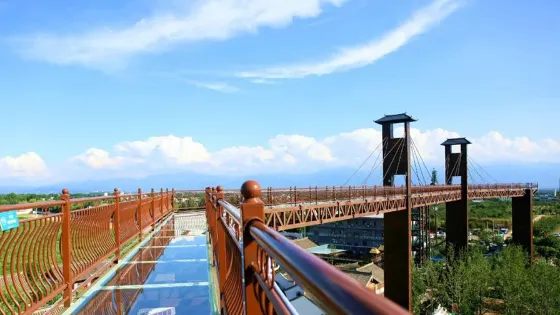 白鹿倉玻璃棧道