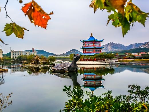 隆霞湖风景区