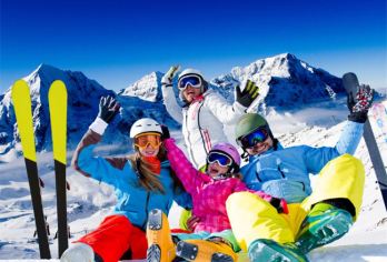 新疆乌鲁木齐丝绸之路滑雪场一日游【滑雪初体验/充足游览时间】【滑雪中放飞自我，让您在冰雪世界里度过充实的一天。】