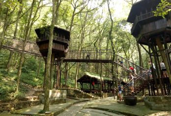 富春桃源+琴溪香谷景区一日【远离城市喧嚣 一方宁静，游富春桃源，探浙江神秘溶洞，访状元谷，赏神奇峡谷】