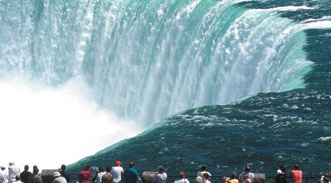 Low Cost Private Arrival Transfer Toronto Airport To Niagara