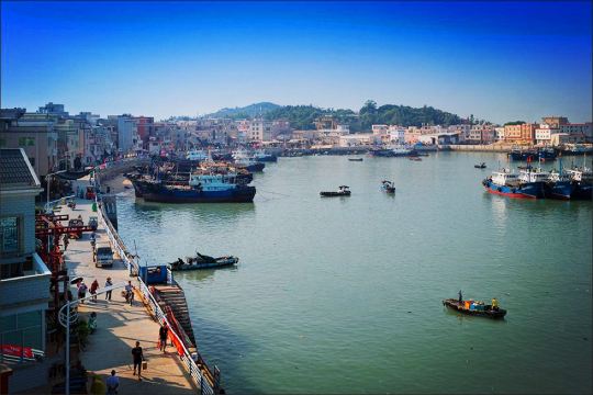 漳州浯屿岛 海鲜大咖纯玩一日游(游船出海 远眺金门 畅玩渔排 亲海