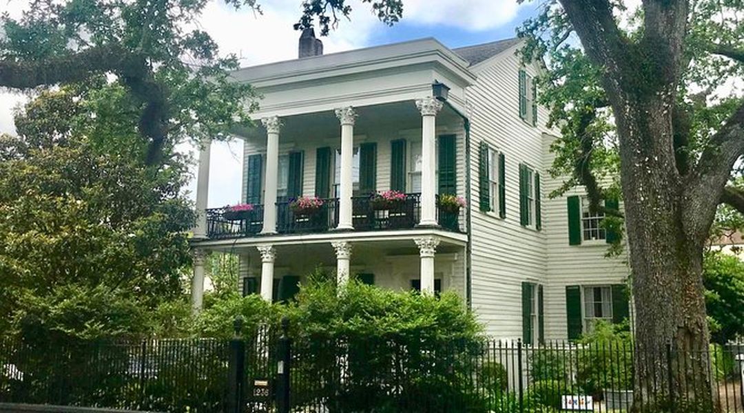 Gracious Garden District Walking Tour Trip Com