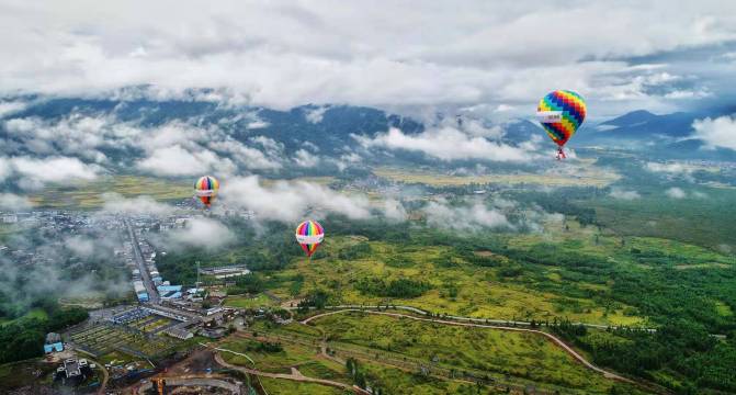 景点 在云南腾冲,第一次乘坐热气球飞越火山口,对您来说是一次不床换
