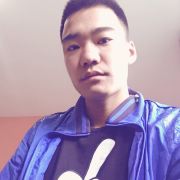 卖萌嘟嘴剪刀手