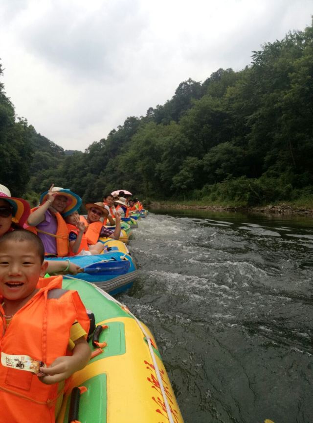 京山鴛鴦溪漂流