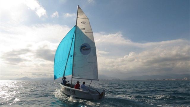 新奇探险海风扬帆船出海体验