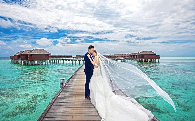 伯爵婚纱巴厘岛_伯爵婚纱旅拍宣传照