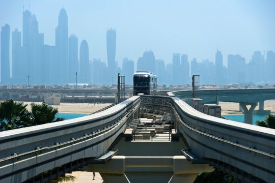 阿联酋一日游迪拜城市观光阿布扎比城市观光单轨列车阿拉伯特色餐大