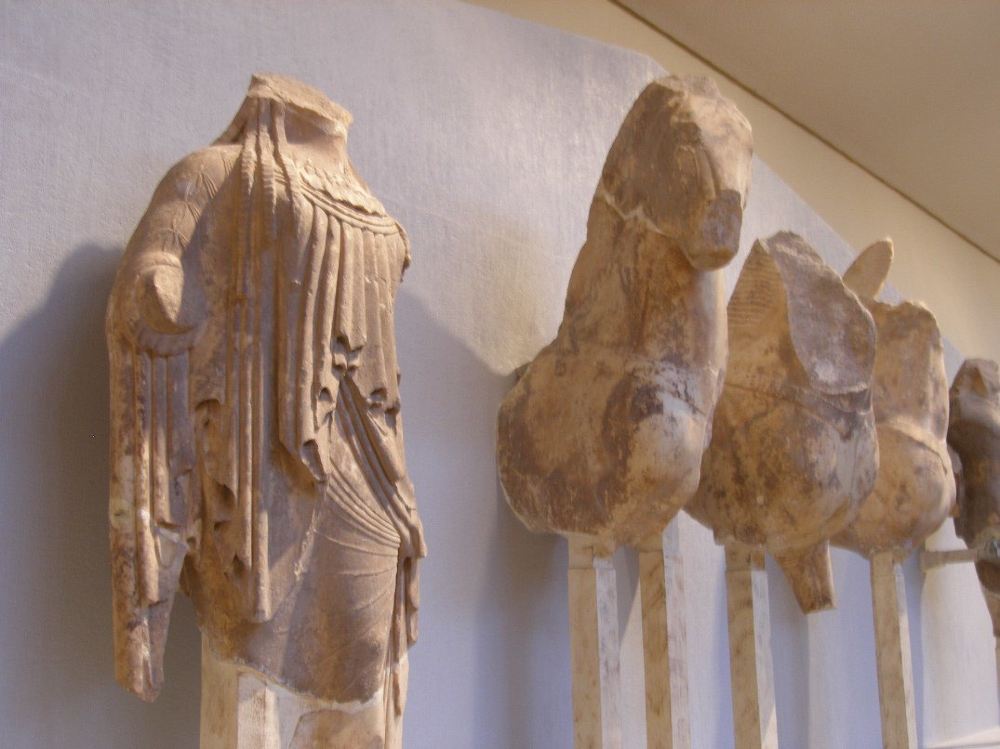 希腊德尔菲考古博物馆德尔菲遗址一日游阿波罗神庙小瑞士之称的阿拉霍