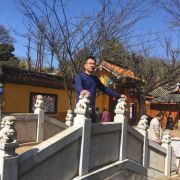 湖畔灯塔