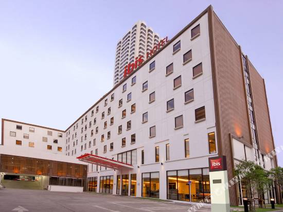 曼谷素坤逸4號宜必思酒店