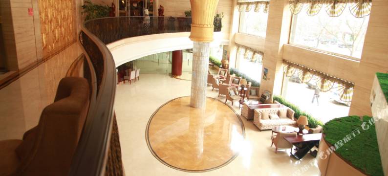 金尊宾馆(维多利万悦城赤峰南站店)图片