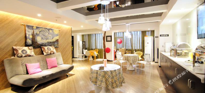 MOLLY·轻居酒店(弹子石老街国际社区店)图片