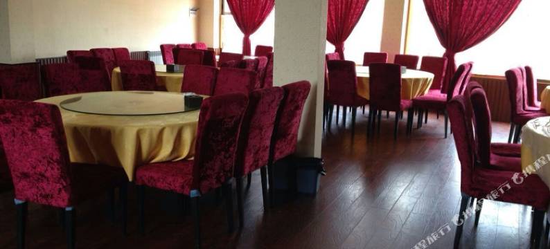 红原德勒央康酒店图片