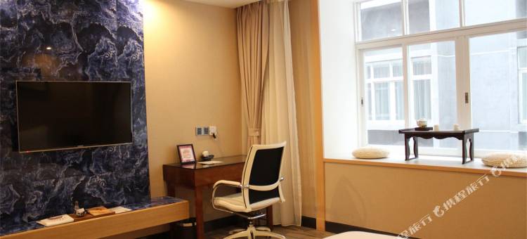 东方誉采酒店(佛山陶瓷总部基地湖涌地铁站店)图片