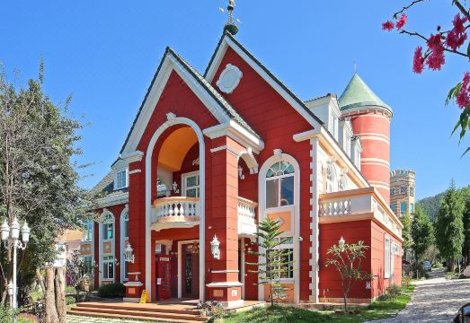 Victoria Castel Hotel Overview