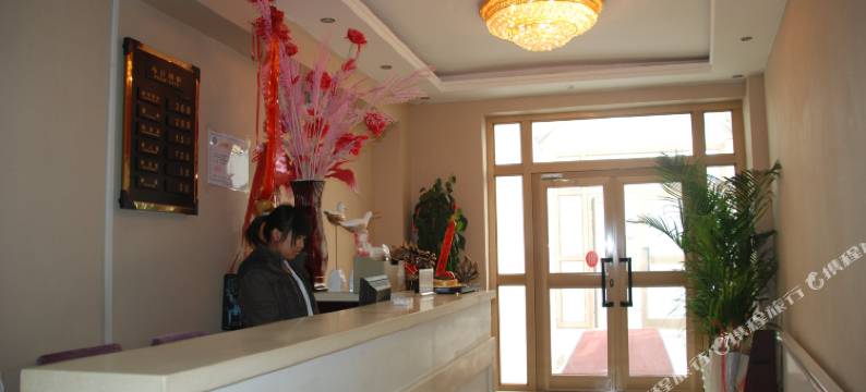 伊宁华越宾馆(六星街店)图片