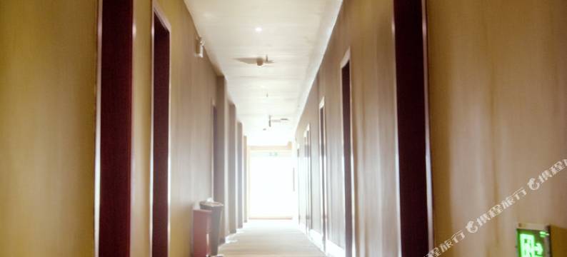 阆中老牌坊酒店图片