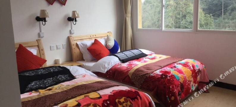 元阳山外青山客栈图片