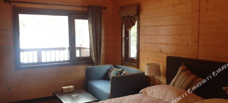 张家口翠云山森林滑雪民宿图片