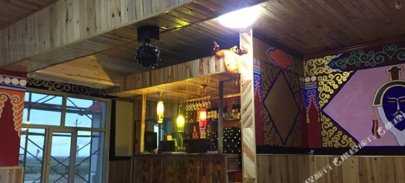 青海湖小牦牦家庭牧场图片