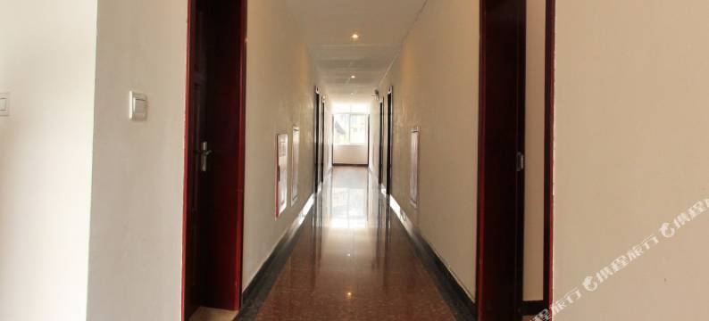 峨眉山怡情山水酒家图片