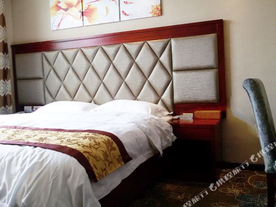 【携程攻略】崇仁红尚明都女装专卖店购物攻略