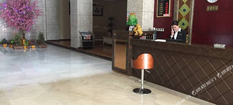 孝感东鼎商务酒店(湖北工程学院店)图片