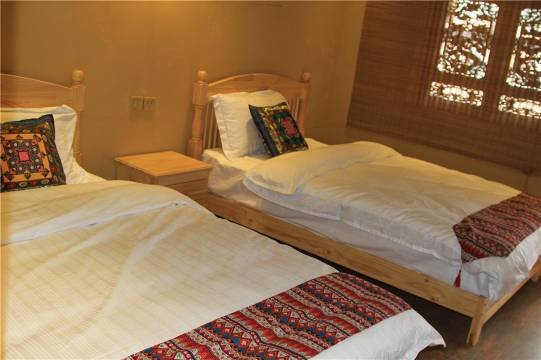 普者黑木易阁农家乐