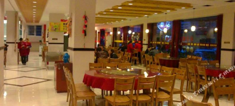 江油纪念碑酒店图片