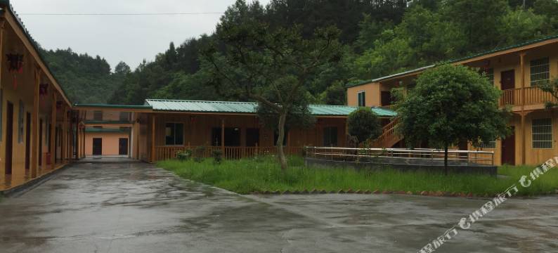 汉阴华元山庄图片