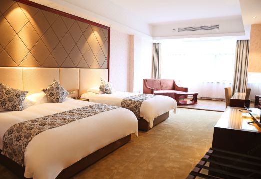 Forest Hotel Qiandao Lake Over view